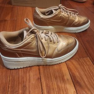 Nike Air Jordan 1 Retro Low Lifted rose gold